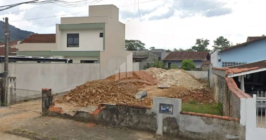 Terreno à venda na Rua Jaguarão, 48, Boa Vista, Joinville