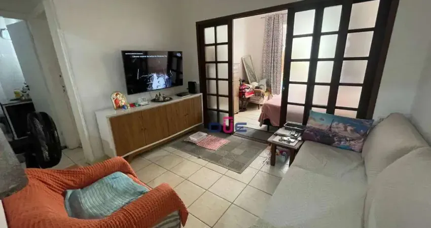 Apartamento com 2 dormitórios e 2 banheiros no 2 andar na quadra da praia à venda, 74 m² por R$ 350.000 - José Menino - Santos/SP