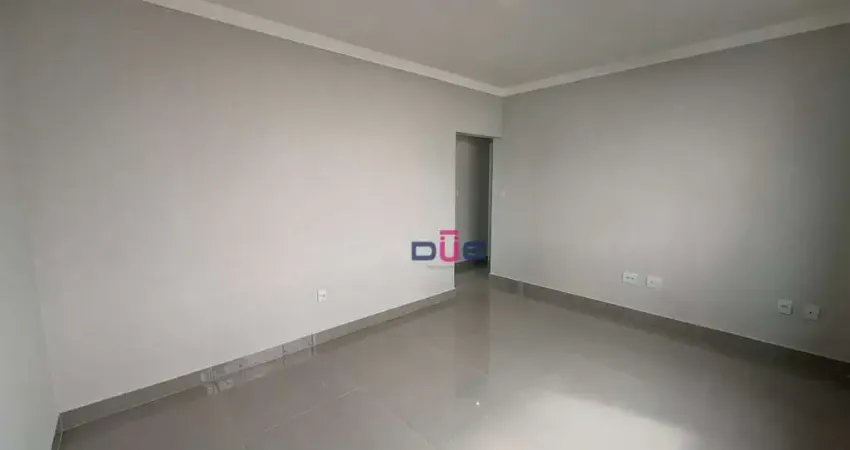 Apartamento impecável, no canal 6 de frente, 2° andar com sacadinha. 2 quartos sendo 1 suite e vaga