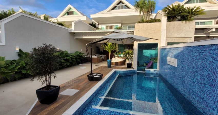 Casa em condomínio fechado com 6 quartos à venda na Barra da Tijuca, Rio de Janeiro 