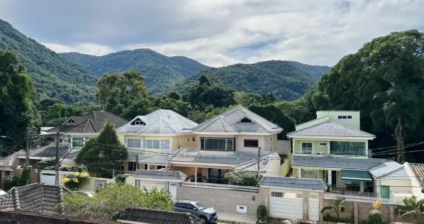 Terreno em condomínio de alto padrão em Vargem Grande