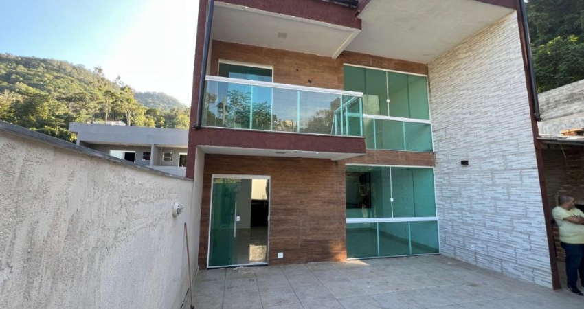 Casa em condomínio fechado com 3 quartos para alugar na Estrada dos Bandeirantes, Vargem Grande, Rio de Janeiro