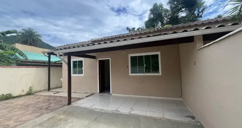 Vargem Grande casa linear 2 quartos com quintal , varanda e vaga de garagem