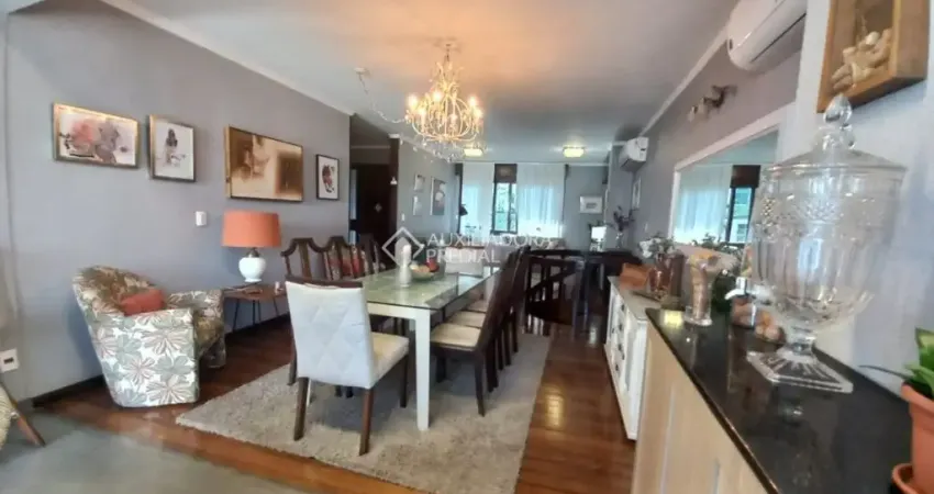 Linda casa com 3 quartos com suíte, localizado no bairro auxiliadora.