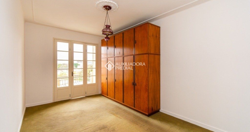 APARTAMENTO DE FRENTE, COM 92M² PRIVATIVOS DISTRIBUÍDOS EM 3 DORMITÓRIOS SENDO UM DELES COM SACADA.