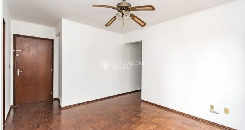 Apartamento amplo 64,15 m² privativos com dois dormitórios, living estar e jantar, banheiro social, cozinha independente com área de serviço individual. vaga de garagem coberta e escriturada.