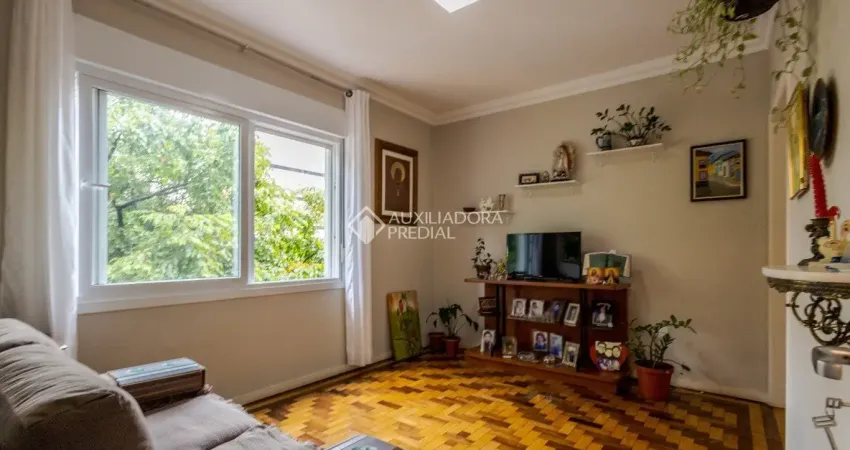 Apartamento com dois quartos, living ambro com gabinete na cristóvão colombo