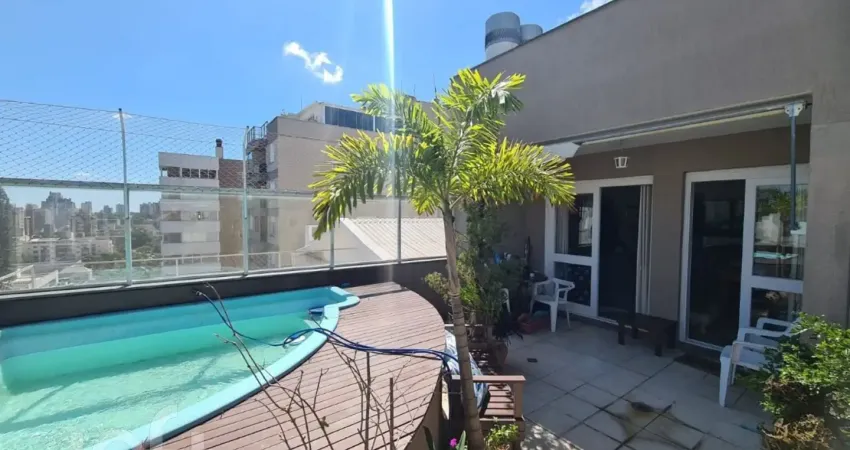 Cobertura, 2 dormitórios c/suíte, sala estar/jantar, cozinha, área de serviço, banheiro social, lareira, parte superior