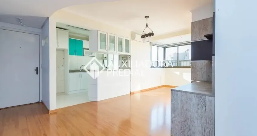 Apartamento à venda com 2 quartos, sendo uma suíte , uma vaga de garagem