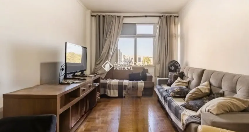 Apartamento à venda no centro histórico de porto alegre, ideal para quem busca conforto e praticidade. com 117 m² de área privativa, o imóvel dispõe de 3 dormitórios, sendo 1 suíte,