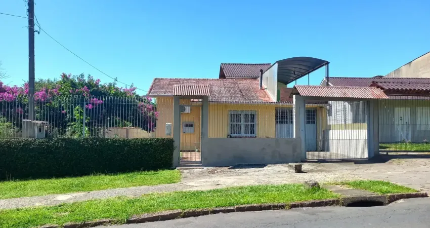 Casa em ótima localização, valor imperdível , três amplos dormitórios , living dois ambientes toda com piso frio, amplo banheiro social ventilação direta, cozinha ampla, área de serviço, garagem para