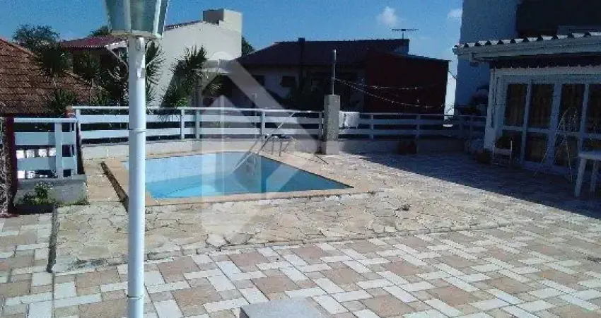 Casa de esquina , residencial ou comercial,com 4 quartos, piscina , garagem, vista, terraço, churrasqueira