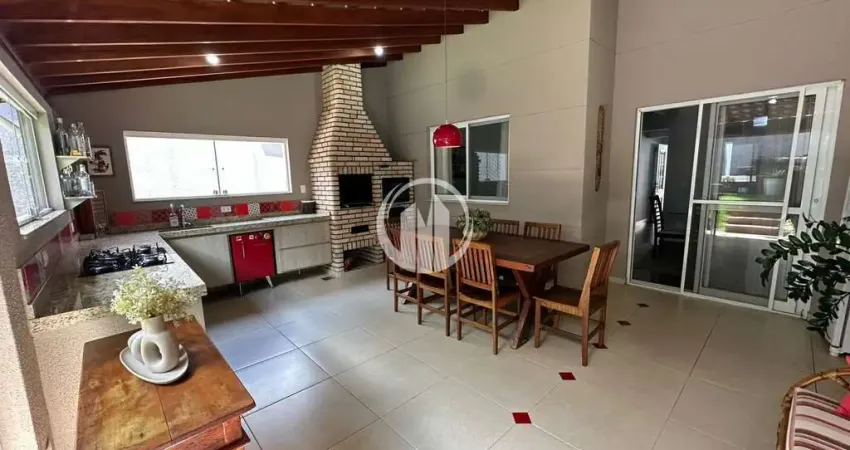 Casa à venda com 4 dormitórios sendo 1 suíte - Palmeiras Imperiais -Medeiros - J