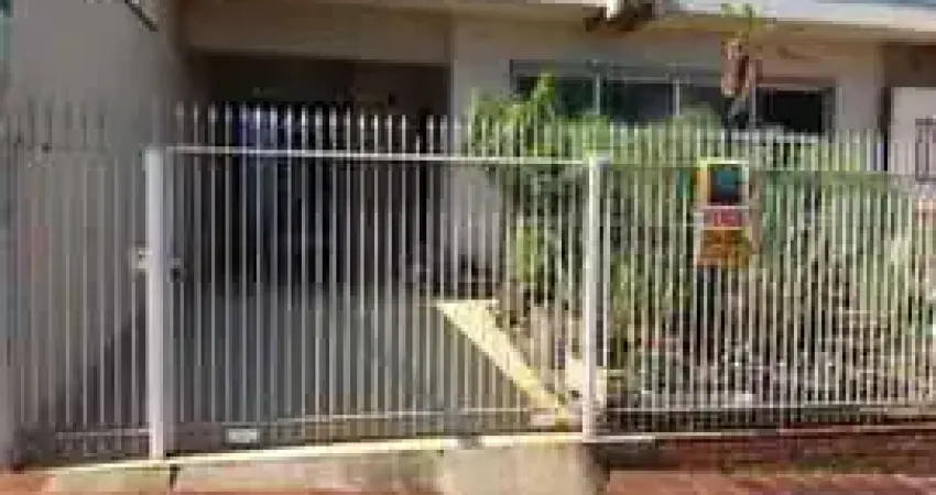 CASA TERREA EM BOM ESTADO OTIMA LOCALIZAÇÃO