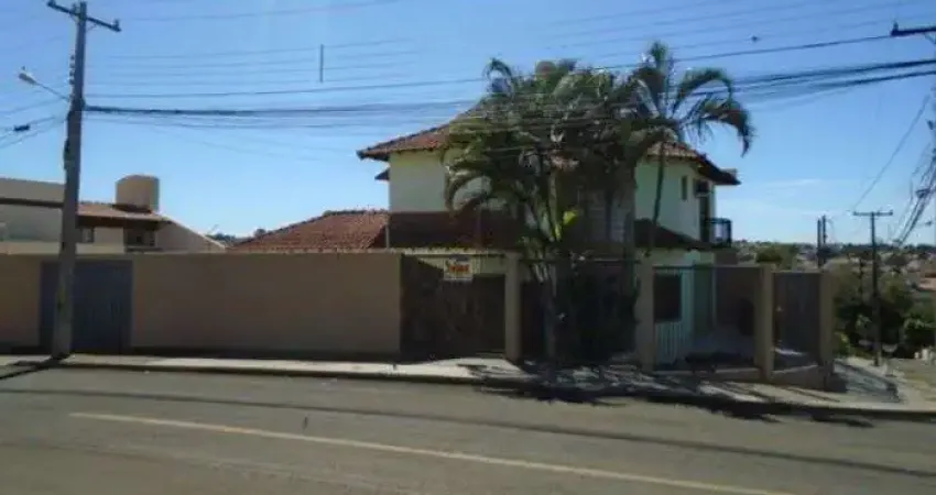Casa com 3 quartos à venda na Rua Antônio de Angeli, 303, Jardim Itália, Cambé