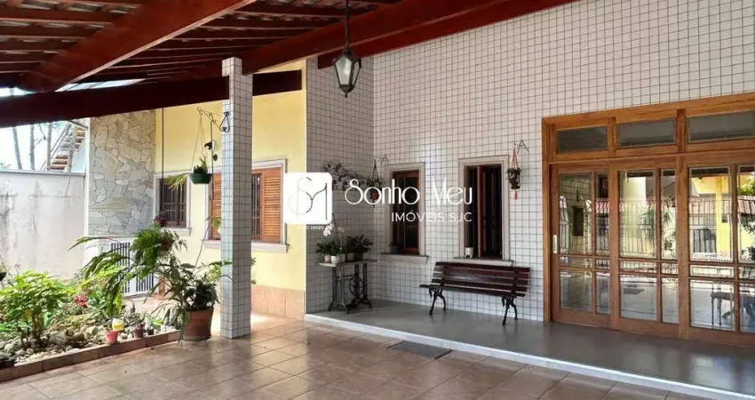 Casa Térrea à Venda no Jardim Satélite, 3 dormitórios – São José dos Campos