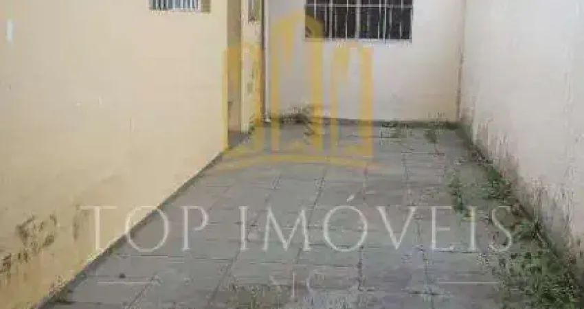 Casa antiga em terreno de 250 m2 em bom estado de conservacao