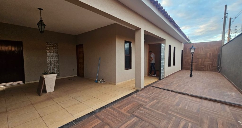 Casa com 3 quartos à venda na Praça Doutor Anísio José Moreira, 1, Centro, Mirassol