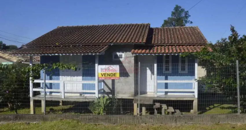2 casas de madeira no mesmo lote com 8 anos de construção no b. são marcos.