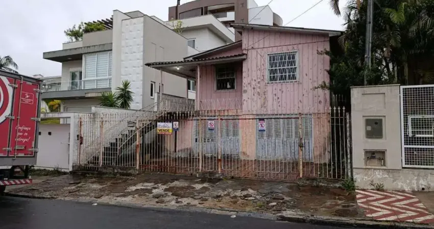 Terreno à venda na Rua Urussanga, --, Centro, Criciúma