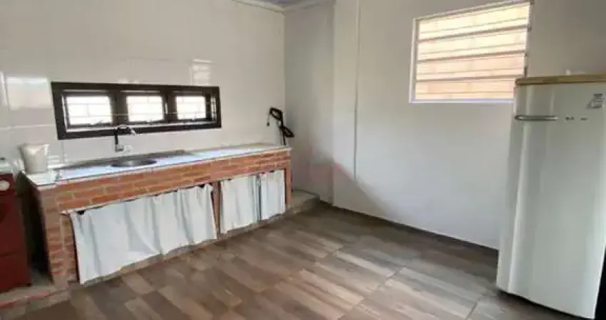 Sobrado semi-novo, em boa localização do bairro pinheirinho, criciuma sc