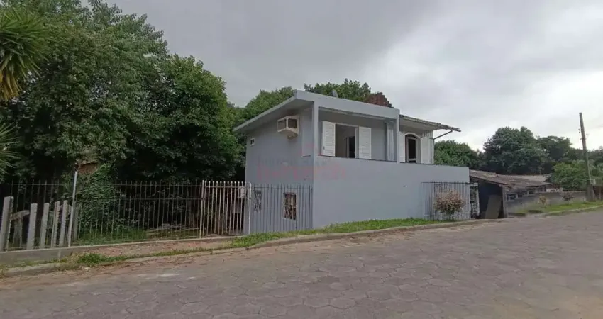 Casa com 3 quartos à venda na Maestro Osni da Silva, --, Maria Céu, Criciúma