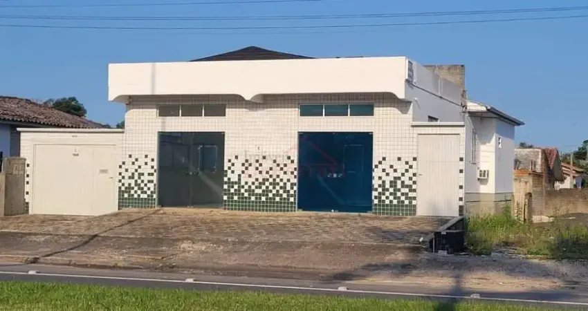 Imóvel para morar e investir: casa com duas salas comerciais