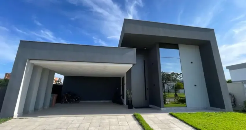 Venha se encantar com esta maravilhosa casa linear à venda no prestigiado Condomínio Alphaville Jacuhy, em Serra - ES.