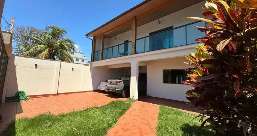 Casa duplex à venda de altíssimo padrão na Praia do Morro, Guarapari ES.