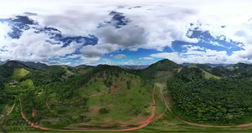 Fazenda à venda na Rota Imperial, RegiãoTurística das Montanhas Capixabas, entre Castelo e Venda Nova - 9,2 alqueires