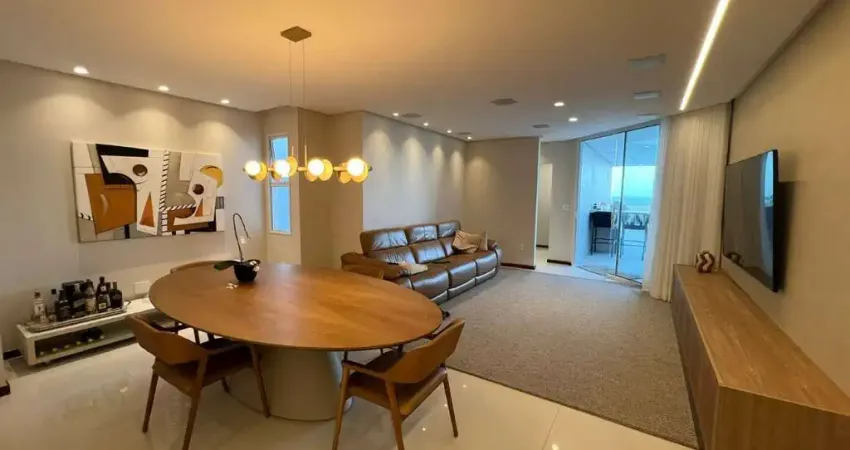 Cobertura de luxo na praia do morro em guarapari-es: 03 quartos, 03 suítes, 01 sala, 05 banheiros, 04 vagas de garagem.