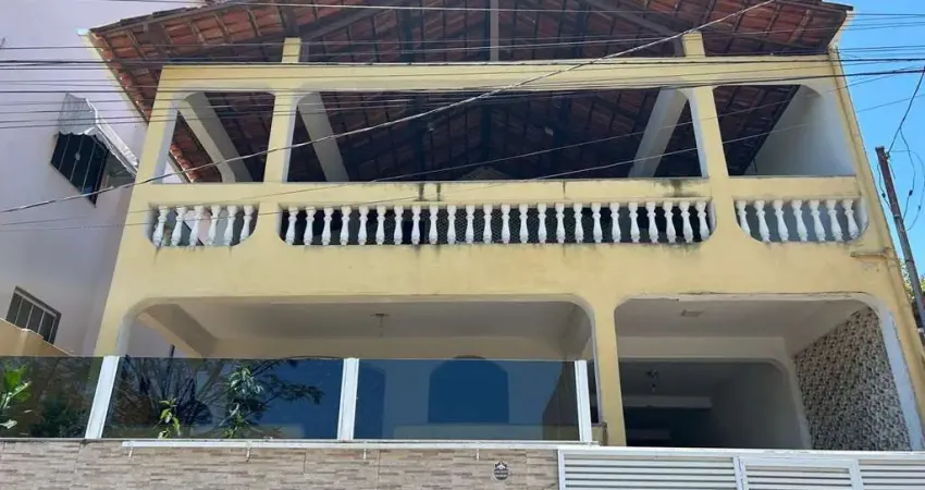 Casa ampla, lugar tranquilo e valorizado! perto da praia costa azul. oportunidade!