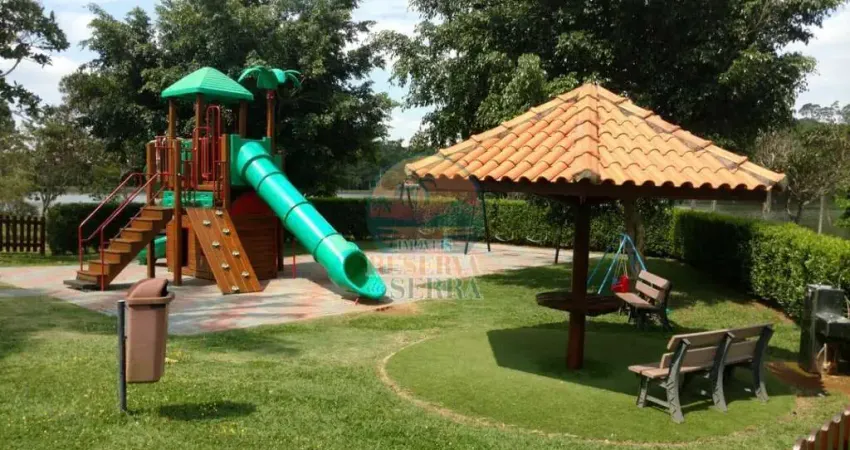 Lote com 640m² a venda no condomínio Reserva da Serra