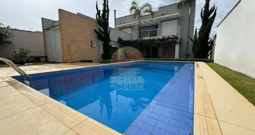 Linda casa com 3 suítes a venda no condomínio reserva da Serra