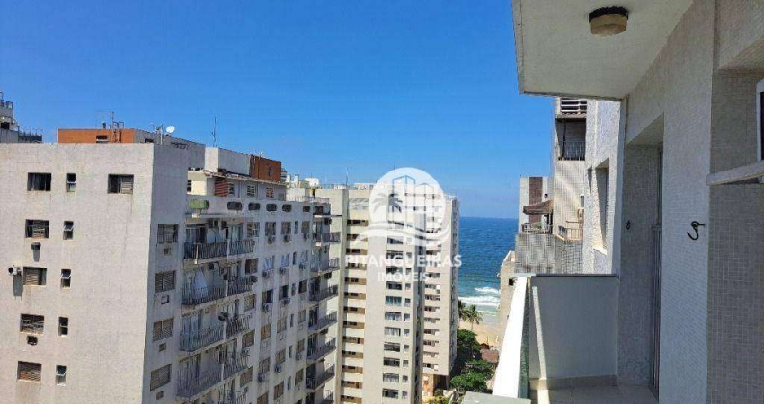Apartamento com 3 dormitórios no Centro do Guarujá na segunda quadra da Praia das Pitangueiras