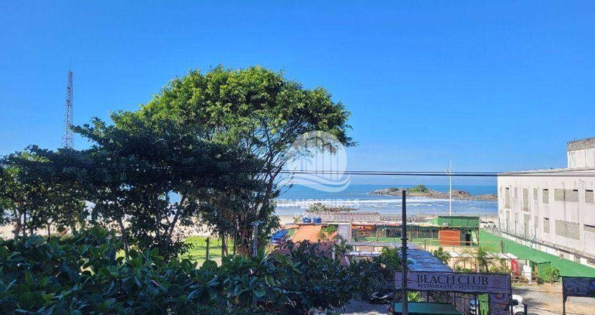 Apartamento de 3 dormitórios, frente mar em uma ótima localização na Praia das Pitangueiras. Imóvel totalmente original e precisando de reforma.