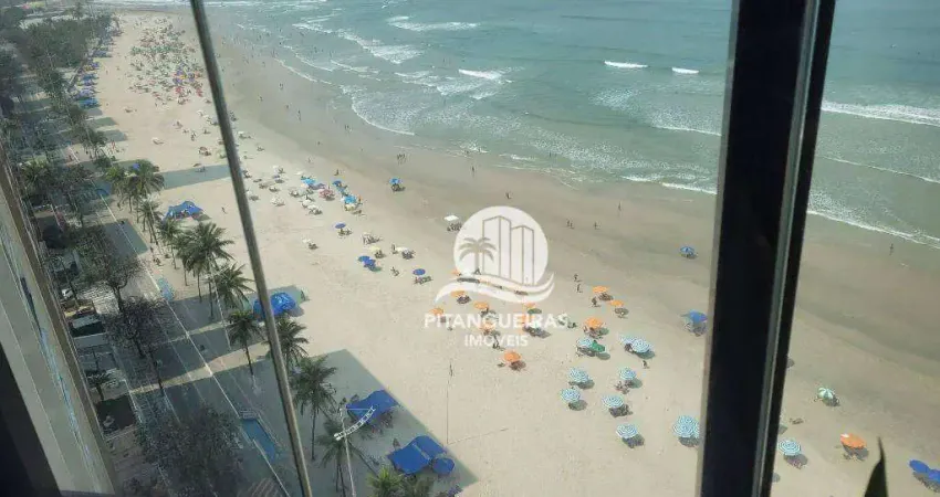 Apartamento de 3 Quartos sendo 3 suítes com sacada e vista lateral do Mar, O prédio é frente ao Mar na Praia das Pitangueiras.