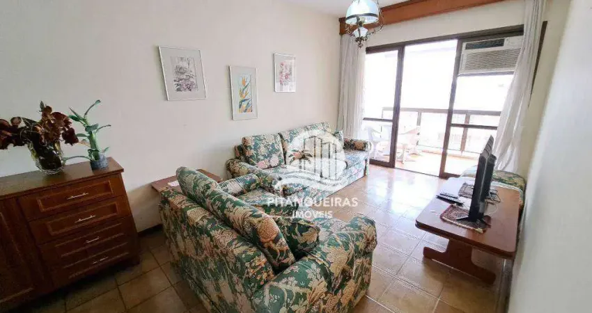 Apartamento amplo mobiliado 2 vagas de garagem 1 quadra da praia