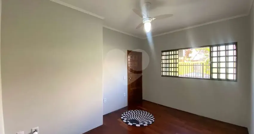 Casa com 3 quartos à venda ou para locação em Centro - SP