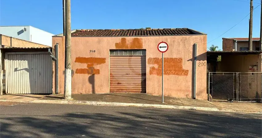 Casa com 2 quartos à venda no Centro, Borebi 