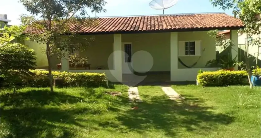 Casa com 2 quartos à venda no Centro, Borebi 