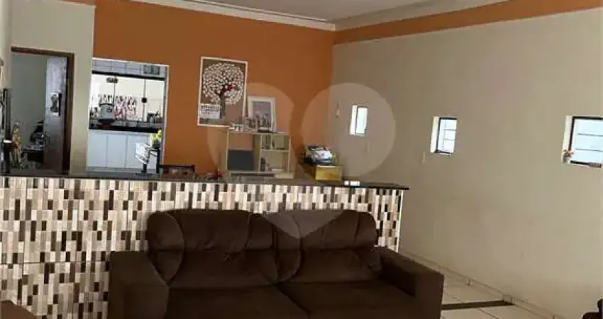 Casa de 3 quartos, 220m² no bairro jardim maria luiza iv, em lençóis paulista