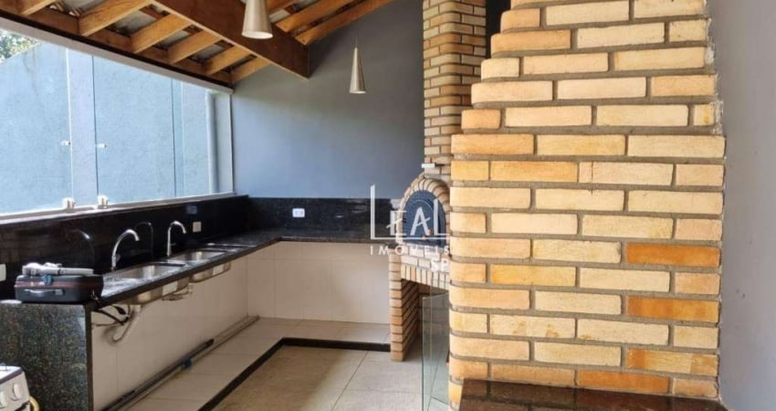 Casa com 3 dormitórios à venda, 220 m² por R$ 850.000,00 - Mantiqueira - Mairiporã/SP