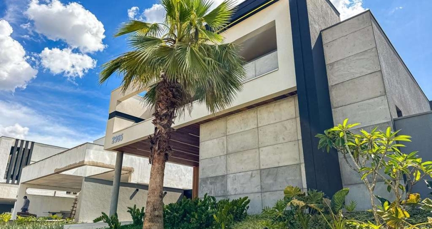 Casa para venda em Jardim Vila Paradiso de 420.00m² com 3 Quartos, 3 Suites e 4 Garagens
