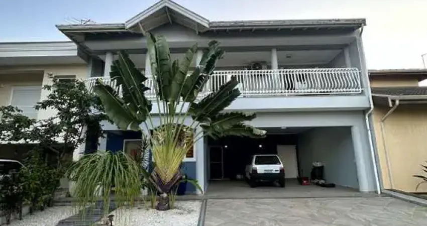 Casa de Condomínio para alugar em Jardim Esplendor de 420.00m² com 3 Quartos, 3 Suites e 4 Garagens