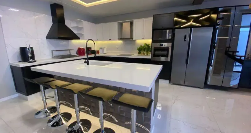 Sobrado para venda em Jardim Bela Vista de 305.00m² com 5 Quartos, 3 Suites e 4 Garagens
