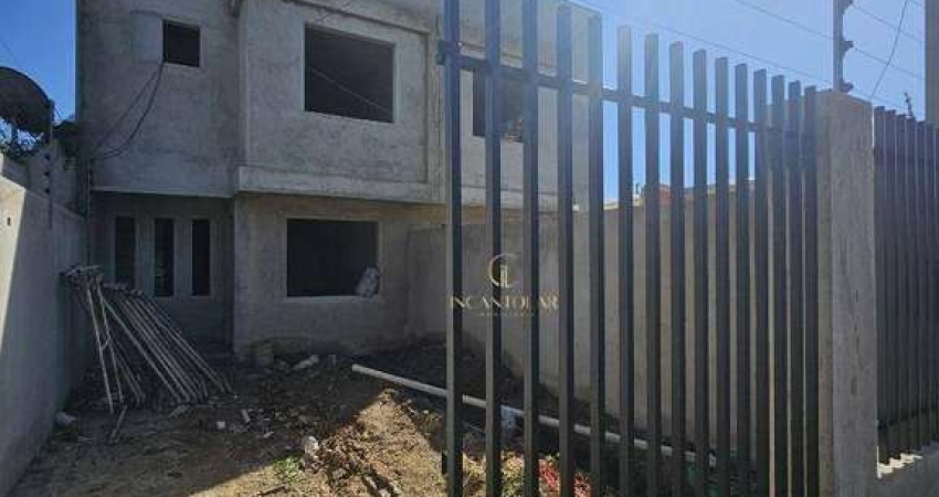 Sobrado Duplex de Frente para a Rua à venda no Sítio Cercado com 3 dormitórios, 2 vagas, 81m², por R$ 430.000,00.   Enquadra-se no programa MCMV
