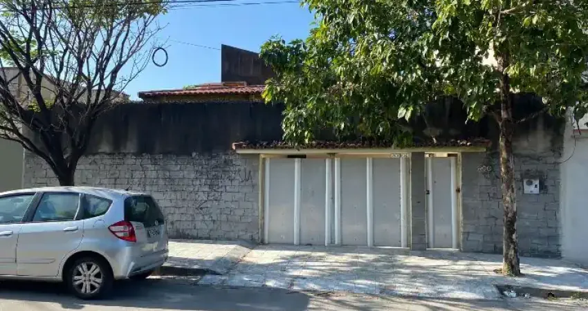 Casa com 4 quartos à venda na Rua Vicente Spindola, 900, Vila União, Fortaleza