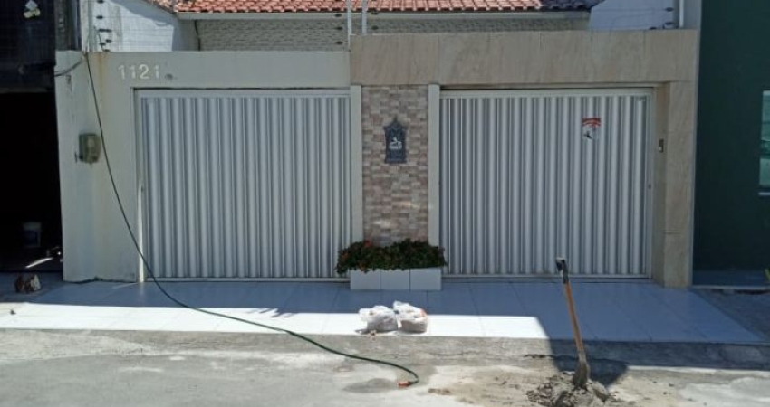 Casa à venda na Rua Desembargador Avelar, 1121, Cidade dos Funcionários, Fortaleza