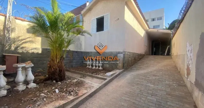 Aluga casa c/2 dormitorios, varanda, quintal, canil, franca